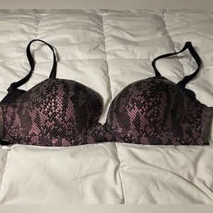 Victoria’s Secret bra 34d